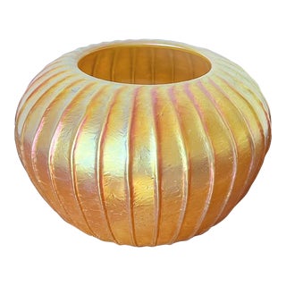 Vintage Large Iridescent Bowl in Yellow Glass (Signed Lundberg Studios) For Sale