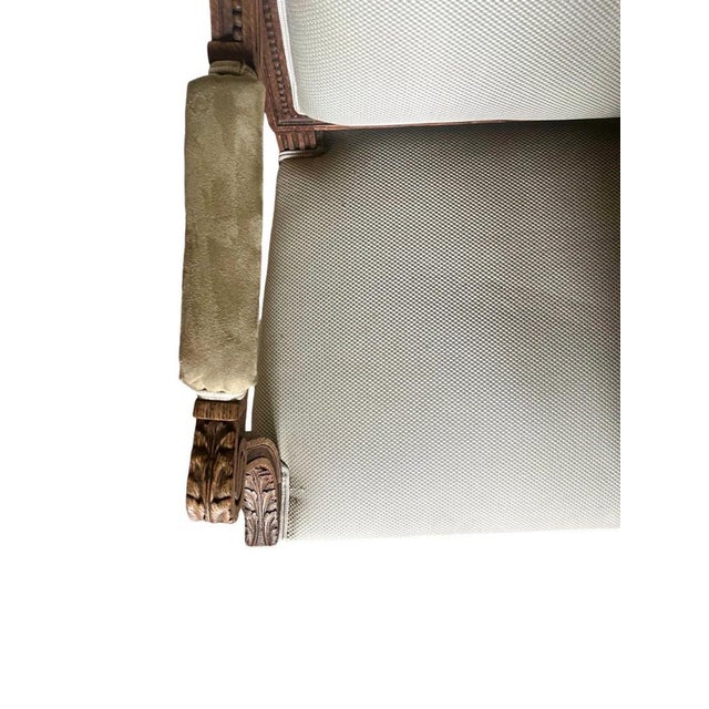 Magnificent queen's armchair with flat back in Louis XVI style beech with rows of wood pearls. This very beautiful...