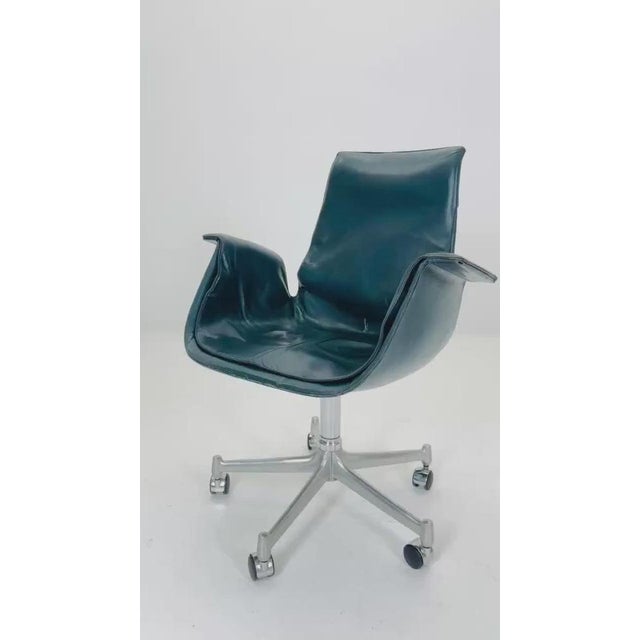 A stunning example of 1970s Danish design, this Model 6727 Tulip Desk Chair was created by the renowned duo Preben...