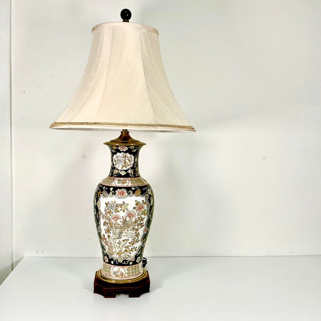 Chinoiserie 1970s Vintage Hollywood Regency Chippendale Chinoiserie Double Socket Table Lamp For Sale - Image 3 of 18