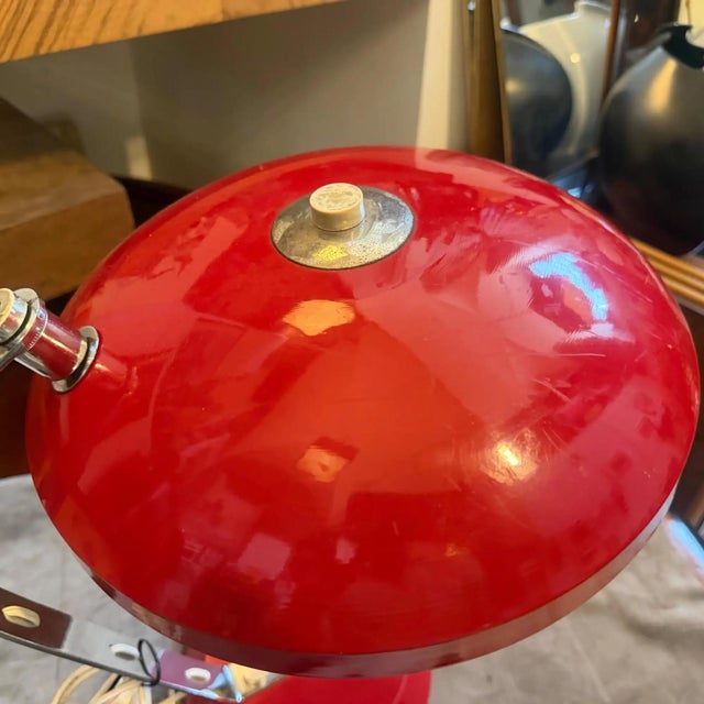 A 1960s Mid-Century Modern Red Metal and Steel Italian Desk Lamp For Sale - Image 11 of 14