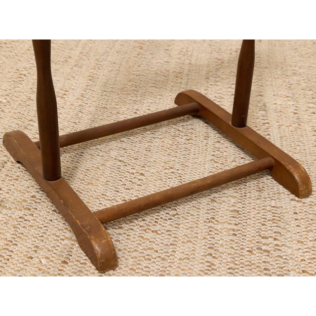 Vintage Mid-Century Modern Gentleman’s Valet Stand in Walnut For Sale In Los Angeles - Image 6 of 10