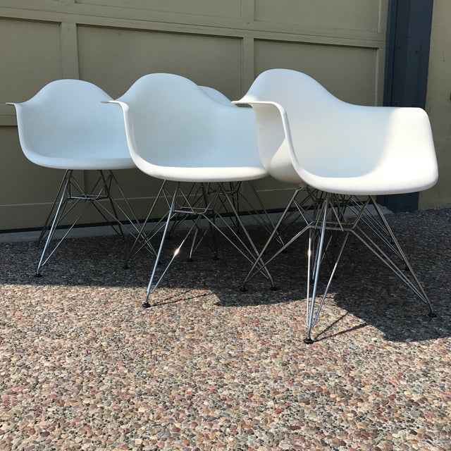 Vitra White Eames Chairs Set of 6 Chairish
