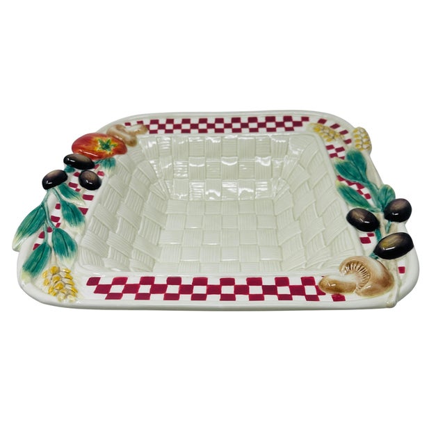 Bring the vibrant charm of an open-air Italian market into your home with this vintage Fitz and Floyd Essentials square...