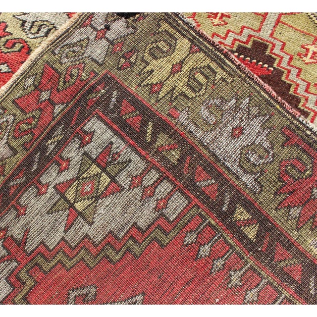 Vintage Turkish Oushak Rug With Geometric Tribal Medallion in Red and Green For Sale In Atlanta - Image 6 of 7