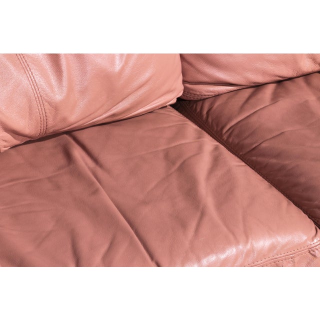 Vintage Italian Lounge Set in Rose Pink Leather, 1970s, Set of 4 For Sale - Image 17 of 18