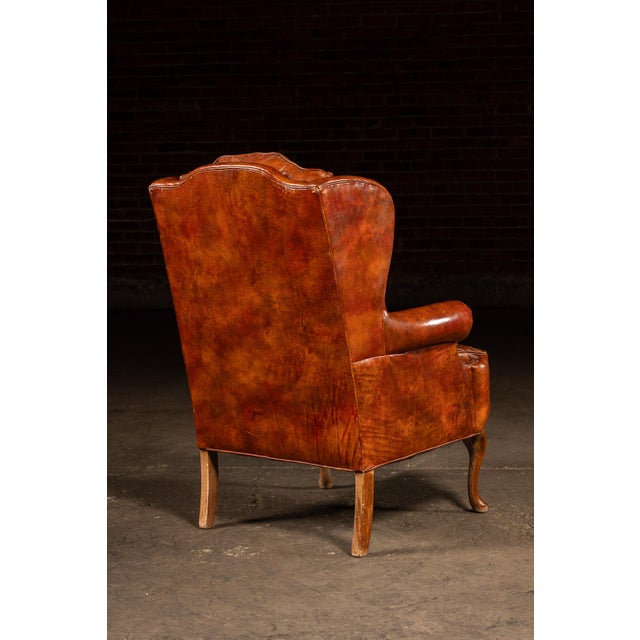 Queen Anne Mid 20th Century Tufted Leather Wingback Armchair in Burnt Amber For Sale - Image 3 of 17