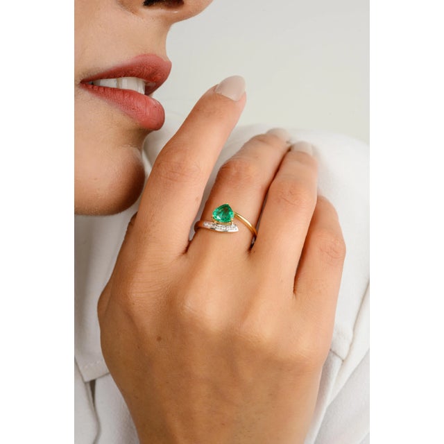 Art Deco Green Emerald & Diamond Wedding Ring Size 5 For Sale - Image 3 of 11