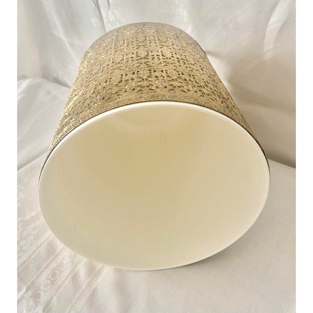 Vintage Hollywood Regency Gold Tone French Drape Filigree Wastebasket Ormolu Pierced Metal For Sale - Image 4 of 15