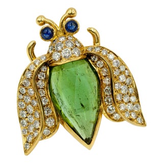 1990s Vintage 18k Diamond Green Tourmaline Sapphire Beetle Fur Clip Brooch For Sale