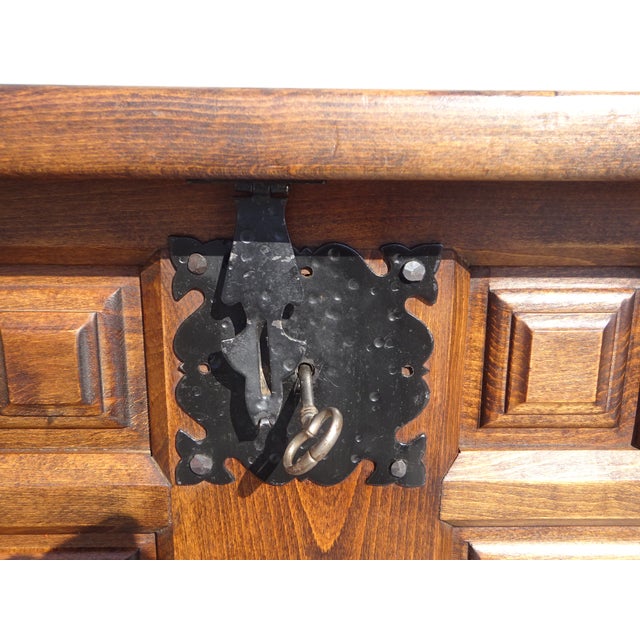 Tuscan Wooden Chest from Argudo Navarro, 1960s For Sale - Image 6 of 18