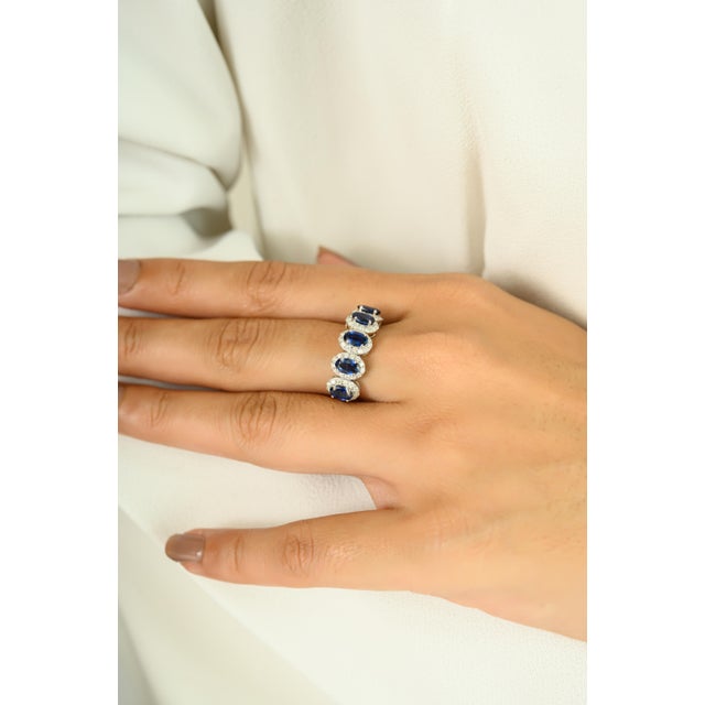Classic Estate Sapphire Diamond Ring in 14k White Gold Ring Size 6.5 For Sale In New York - Image 6 of 11