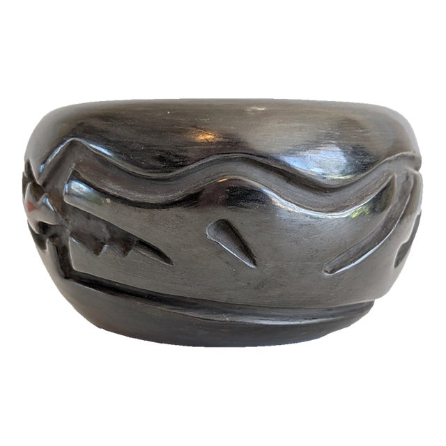 1980s Santa Clara Pueblo Blackware Avanyu Pottery Pot Signed Billy Cain For Sale