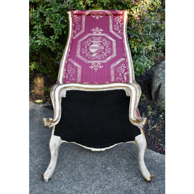 French Rococo Boudoir Side Chair Red Gold Giltwood Cabriole Leg Medallion Urn For Sale - Image 15 of 16