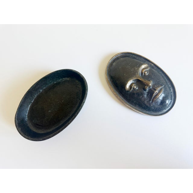 Bronze Bronze Oval Box With Sculpted Face by Nelles Studio, 1989 For Sale - Image 8 of 10