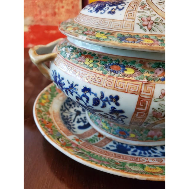 Chinese Late 18th Century Antique Chinese Porcelain Imperial Rose Mandarin Tureen For Sale - Image 3 of 10