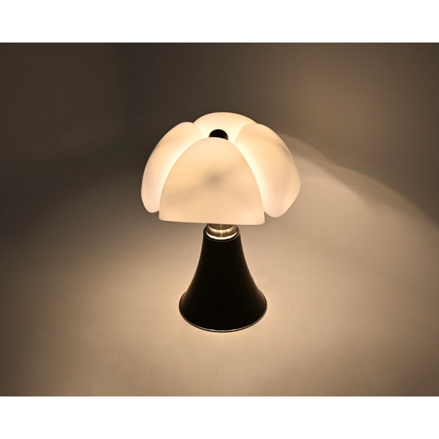 Martinelli Luce Black Pipistrello Table Lamp by Gae Aulenti for Martinelli Luce, 1990s For Sale - Image 4 of 14