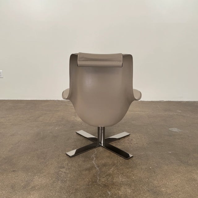 B & B Italia Mart Swivel Armchair For Sale In Los Angeles - Image 6 of 7