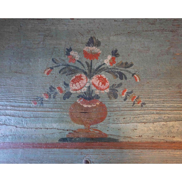 Rustic European Early 19th-Century Alpine Painted Chest in Fir with Floral Decoration For Sale - Image 3 of 14