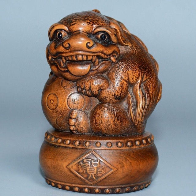 Late 20th Century Pair of Carved Boxwood Guardian Lions – 3" Foo Dog Figures With Pedestals For Sale - Image 5 of 9