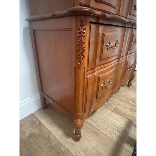 French Provincial Tallboy Dresser Chest of Drawers, C. 1960s–1970s For Sale - Image 10 of 13