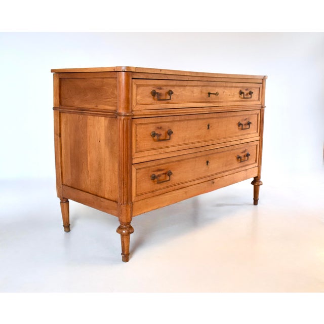 Wood 19th Century French Directoire Commode in Yew Wood, Neoclassical Style For Sale - Image 7 of 16
