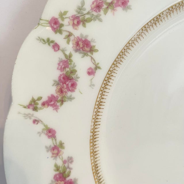 Limoges, France Limoge Scallop Edge White Plate With Pink Roses and Gold Accents For Sale - Image 4 of 6
