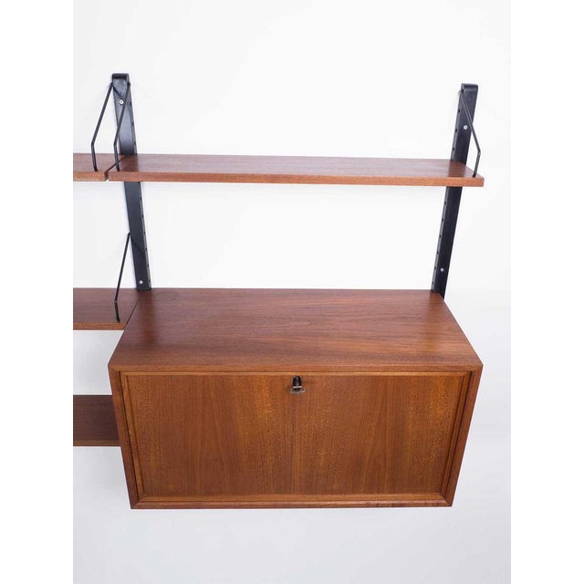 Royal System Wall Cabinet attributed to Poul Cadovius for Cado, 1950s For Sale - Image 9 of 10