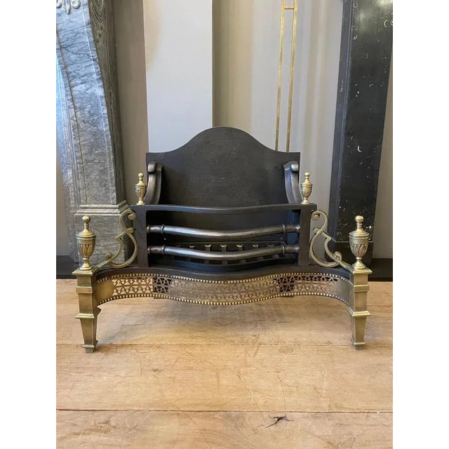 English Fire Grate in Steel and Brass, 1920 For Sale - Image 3 of 11