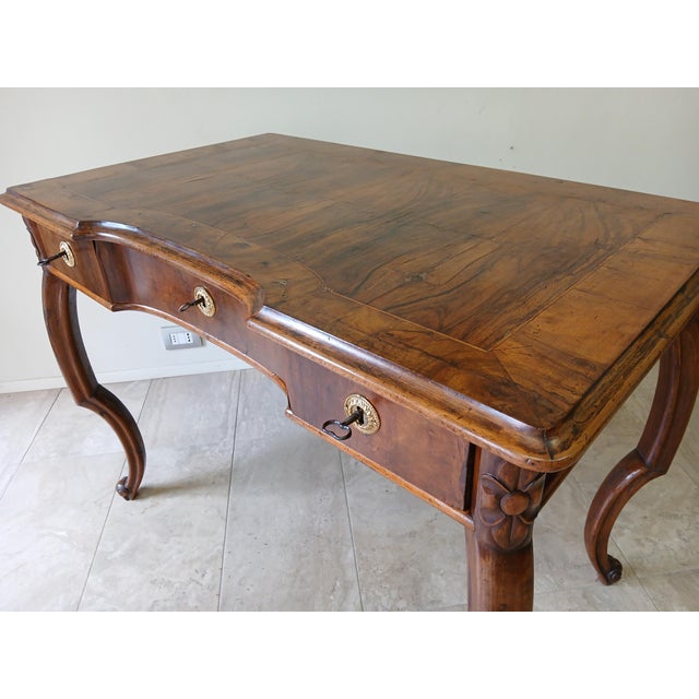 Antique Desk in Walnut, 1800s For Sale - Image 5 of 18