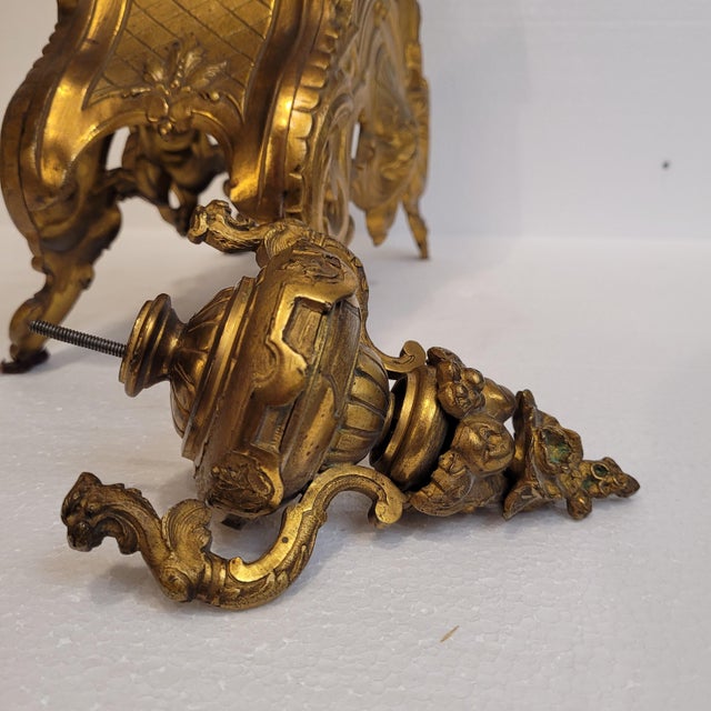 Louis XV Table Clock in Ormolú and Crystal, France For Sale - Image 11 of 18