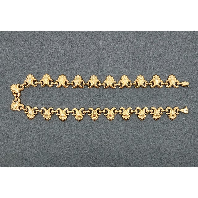 Vintage Fleur De Lis 18k Yellow Gold Necklace For Sale In Chicago - Image 6 of 8