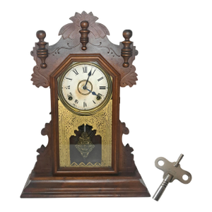 Antique Ingraham Oak Gingerbread Parlor Clock – 8‑Day, Working, W/ Key & Pendulum