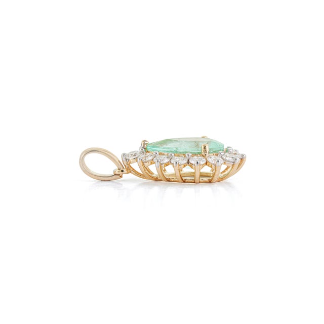 Certified 1.15ct Columbian Emerald Diamond Halo Pendant in 14k Yellow Gold For Sale In New York - Image 6 of 15