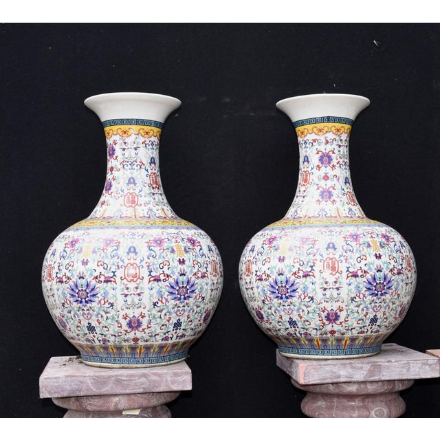Chinese Qianlong Bulbous Shangping Form Porcleain Vases, Set of 2 For Sale - Image 10 of 11