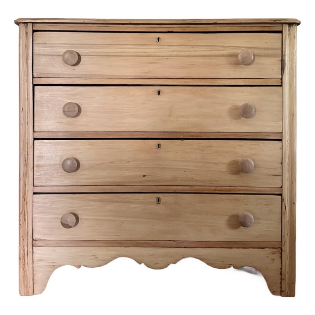Late 19th Century Scrubbed Pine Chest of Drawers For Sale