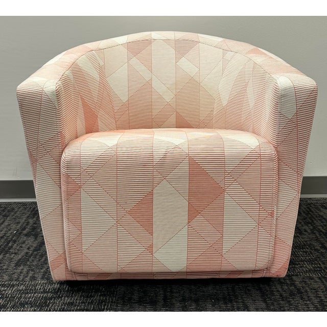 Set of 5 Steelcase Turnstone Jenny Low Club Lounge Chairs Pink Geometric Pattern For Sale - Image 10 of 12
