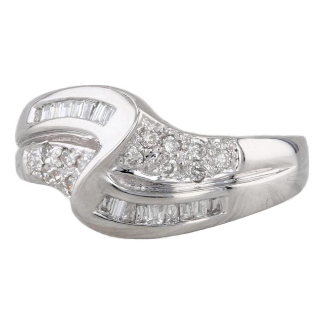 0.30ctw Diamond Bypass Ring 14k White Gold Size 7 For Sale