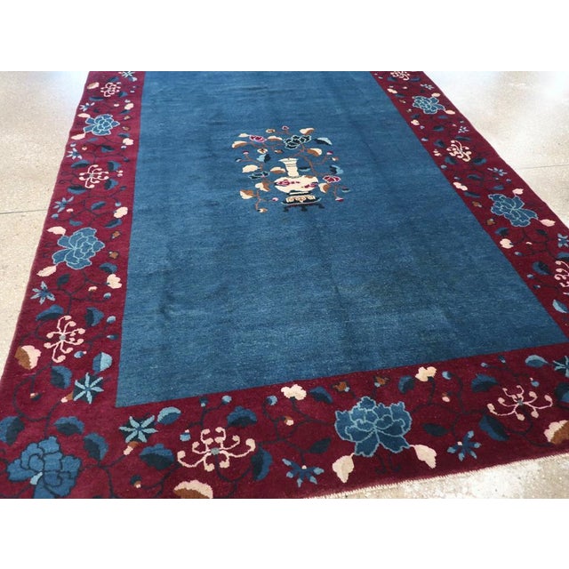 Mid-20th Century Handmade Chinese Art Deco Accent Carpet For Sale In New York - Image 6 of 8