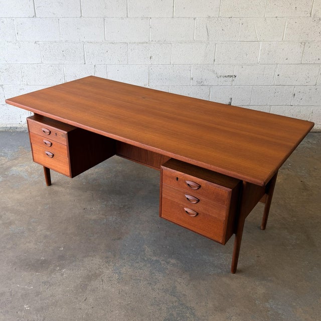 Feldballes Møbelfabrik Vintage Danish 1960s Modern Teak Floating Top Freestanding Double Sided Executive Desk by Kai Kristiansen for Feldballes Møbelfabrik For Sale - Image 4 of 15