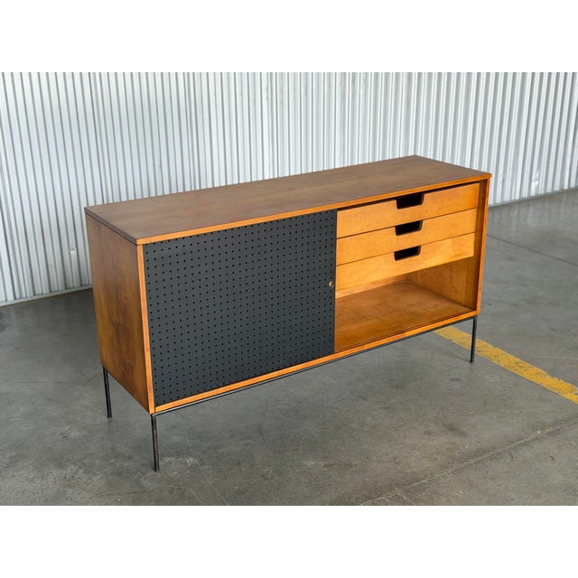 1950s 1950s Paul McCobb Planner Group - Model 1514 Iron Base Credenza - Black Sliding Doors For Sale - Image 5 of 12