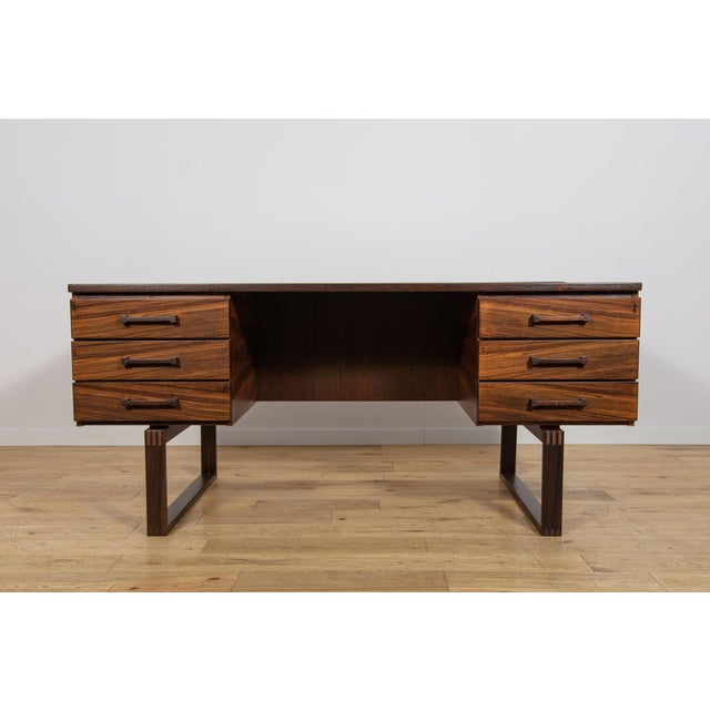 Dyrlund Mid-Century Rosewood Freestanding Desk by Torben Valeur and Henning Jensen for Dyrlund, Denmark, 1960s For Sale - Image 4 of 18