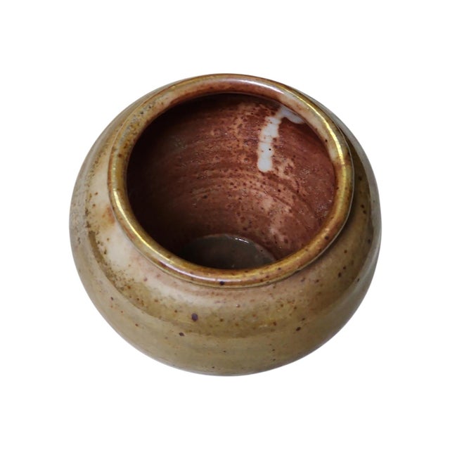 Farmhouse Vintage Studio Pottery Vase - Signed Lynne For Sale - Image 3 of 5