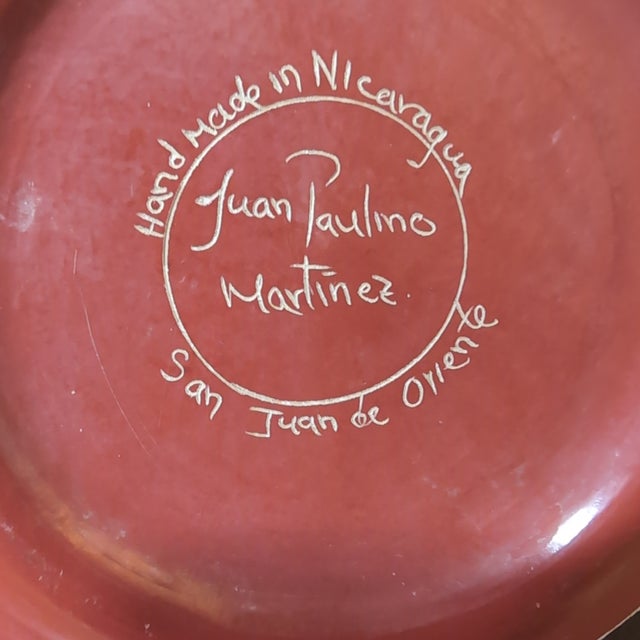 Blue Signed Juan Paulino Martinez Nicaragua Pottery Vase Geometric Sgraffito Art For Sale - Image 8 of 10