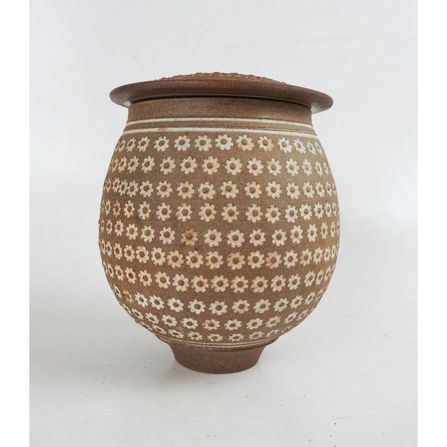 1987 v Chin Vorakit Chinookoswong Stoneware Studio Pottery Jar With Lid For Sale - Image 4 of 9