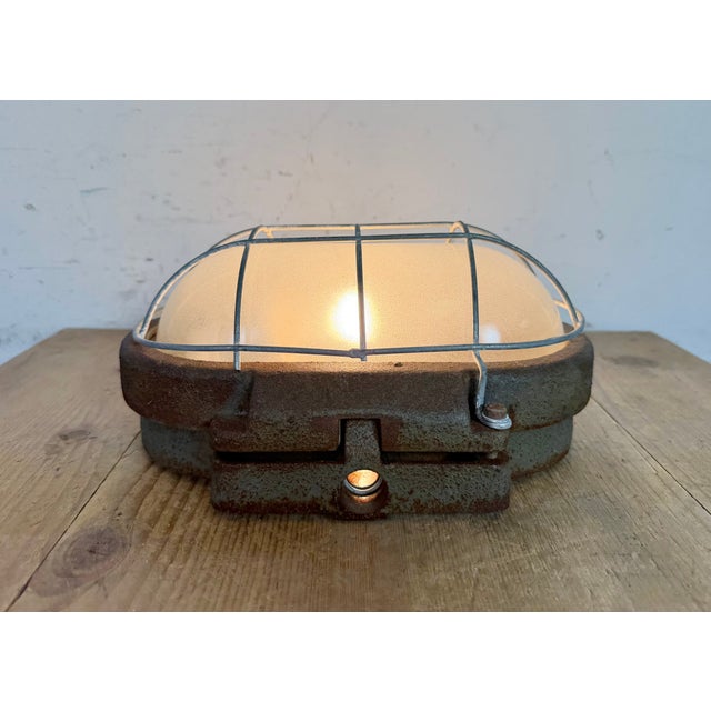Industrial Grey Cast Iron Wall Light from Elektrosvit, 1960s For Sale - Image 12 of 15