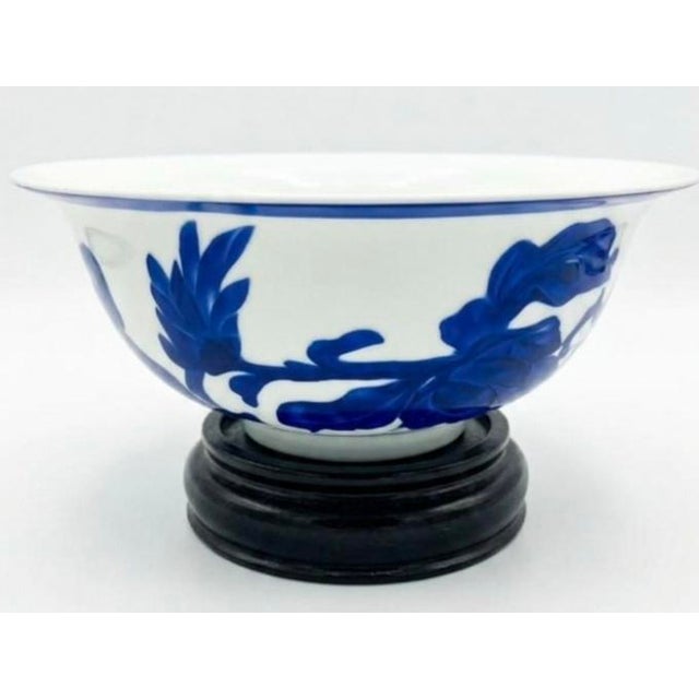 Antique Peking Glass Bowl With Flowers and Bird Motifs For Sale In Los Angeles - Image 6 of 7