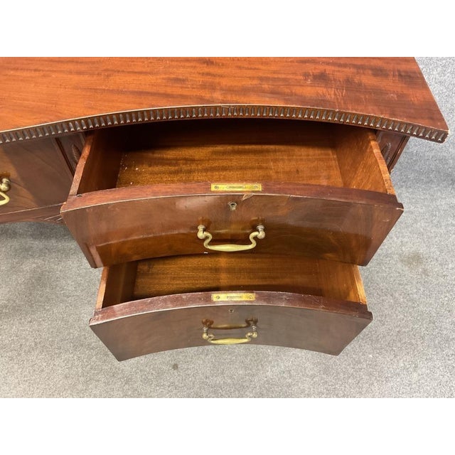 Wood Early 19th Century American Federal Mahogany Sideboard - Hand-Cut Dovetail For Sale - Image 7 of 13