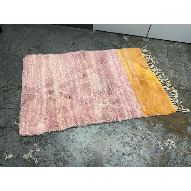 Moroccan 4ft 2in X 5ft 10in Benisouk Sunset Luxury Shag Rug For Sale - Image 3 of 12