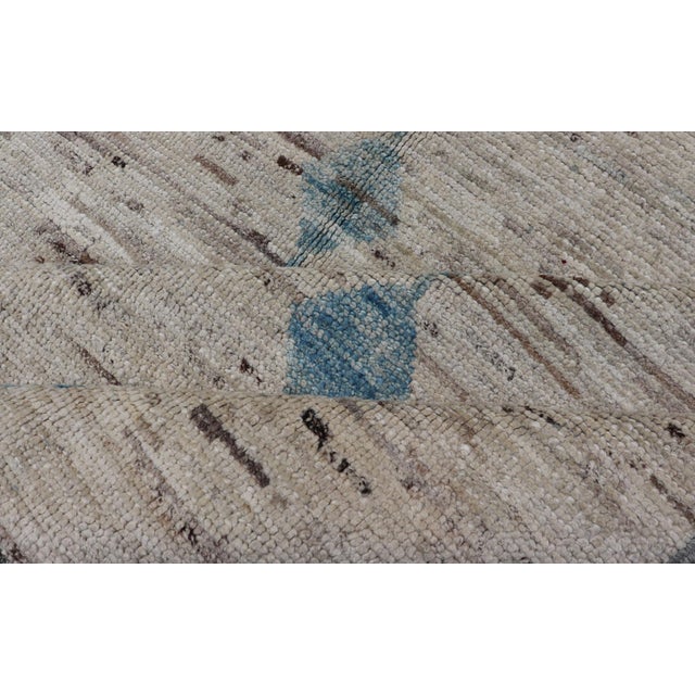 Casual Modern Rug in Creams and Blue Tones and Minimalist Design 5'9 X 9'3 For Sale - Image 12 of 13